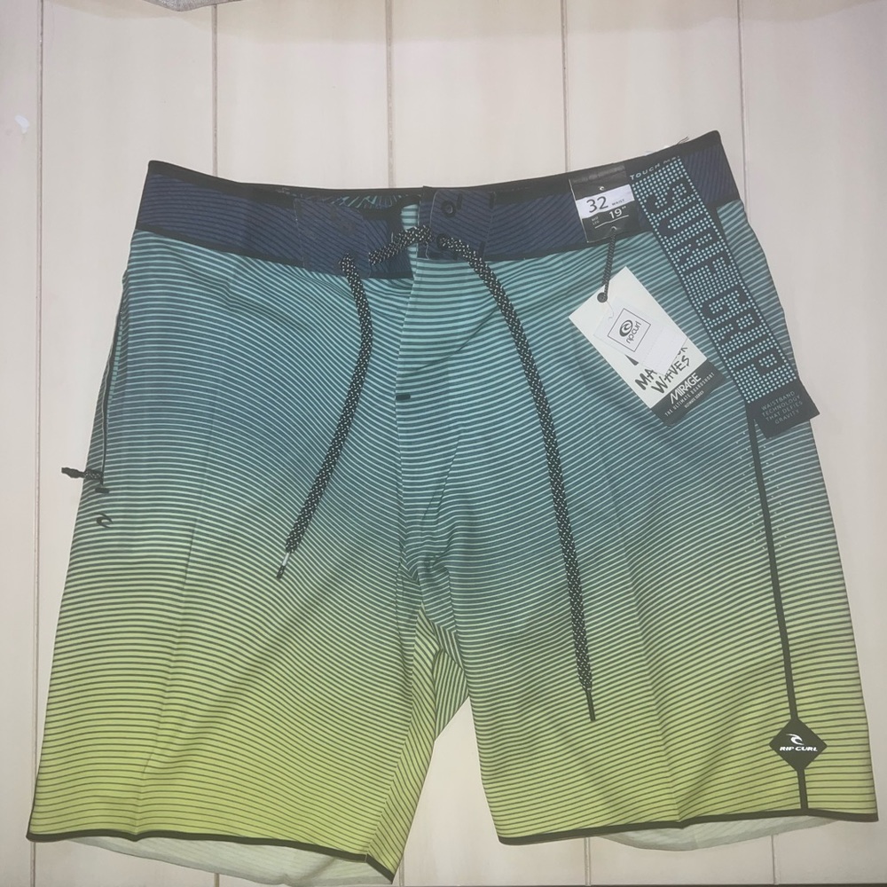 Rip Curl Mens Green & Yellow Boardshorts Mirage Revert Ultimate 19" size 32!
